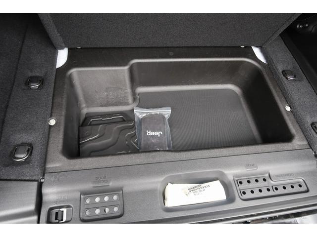 ジープ・ラングラーアンリミテッド サハラ 認定中古車 カープレイ 地デジチューナー レザーシート アダプティブクルーズコントロール(31枚目)