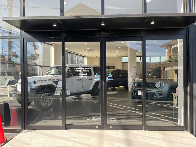 ジープ・ラングラーアンリミテッド サハラ 認定中古車 ワンオーナー 弊社元デモカー 新車保証継承 純正ナビ アップルカープレイ レザーシート シートヒーター LEDヘッドライト 純正18インチアルミホイール フロントカメラ バックカメラ(44枚目)