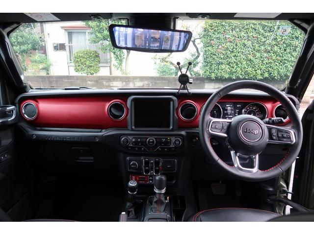 ジープ・ラングラーアンリミテッド ルビコンリミテEDウィズサンライダフリTフォーハドT 認定中古車!全国250台限定車!!純正ナビ!デジタルインナーミラー!電動サイドステップアップルカープレイ!レザーシート!シートヒーター!アダプティブクルーズコントロール!ETC2.0(13枚目)