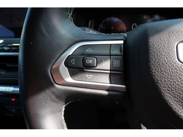 ジープ・コマンダー リミテッド　認定中古車！ワンオーナー弊社元管理車輛！新車保証継承！純正ナビ！アップルカープレイ！レザーシート！シートヒーター！パワーシート！ＬＥＤヘッドライト！純正１８インチアルミホイール！サラウンドビューカメラ（11枚目）