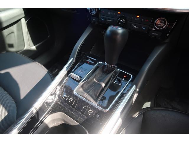 ジープ・コマンダー リミテッド　認定中古車！ワンオーナー弊社元管理車輛！新車保証継承！純正ナビ！アップルカープレイ！レザーシート！シートヒーター！パワーシート！ＬＥＤヘッドライト！純正１８インチアルミホイール！サラウンドビューカメラ（18枚目）