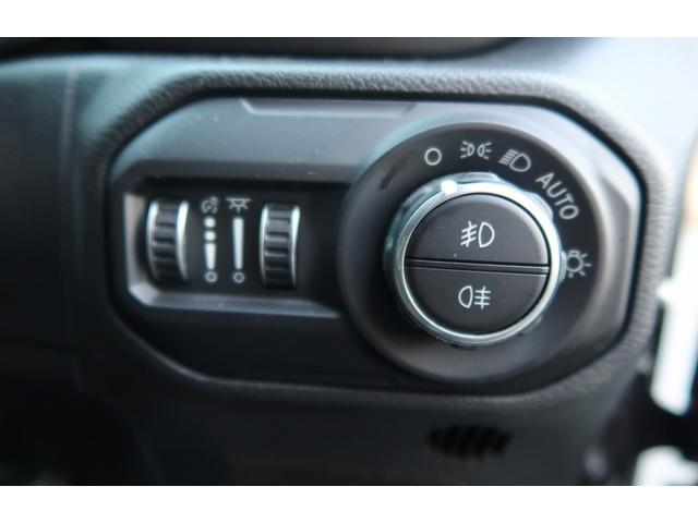 ジープ・ラングラー スポーツ 80thアニバーサリーエディション 限定車 2ドア 認定中古車 ワンオーナー ドラレコ リアUSバンパー フロントルビコンバンパー CD DVDプレーヤー 黒レザー(15枚目)