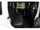 サハラ　アルティテュード　限定車　認定中古車　新車保証継承　ワンオーナー　純正ヘッドライナー　カープレイ　アンドロイドオート　純正ナビ　ＬＥＤヘッドライト　黒レザー　シートヒーター　アダプティブクルーズ（21枚目）