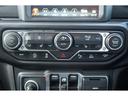 サハラ　認定中古車！禁煙車！ワンオーナー！ブラックレザーシート！Ｊｅｅｐ純正ナビ標準装備！純正アルミホイール！アダプティブクルーズコントロール！レギュラーガソリン車！バックカメラ・フロントカメラ付き！（19枚目）