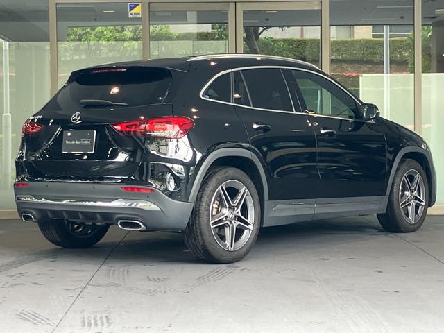 ＧＬＡクラス ＧＬＡ１８０　ＡＭＧラインパッケージ　認定中古車　レーダーセーフティＰＫＧ　ＡＭＧライン　レザーエクスクルーシブＰＫＧ　パノラマ　アドバンストＰＫＧ　コスモスブラック　ＭＢＵＸ　３６０度カメラ　ヘッドアップディスプレイ　ＬＥＤライト　本革（4枚目）