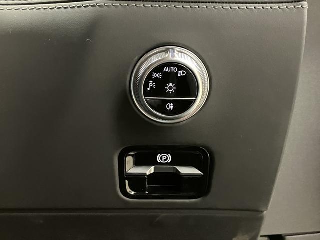 ＳＬ ＳＬ４３　認定中古車　禁煙車　ヘッドアップディスプレイ　レーダーセーフティパッケージ　３６０度カメラ　シートベンチレーター　シートヒーター　アンビエントライト　ＭＢＵＸ　フットトランクオープナー　エアスカーフ（9枚目）