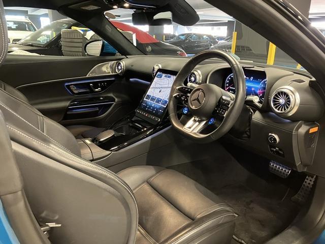 ＳＬ ＳＬ４３　認定中古車　禁煙車　ヘッドアップディスプレイ　レーダーセーフティパッケージ　３６０度カメラ　シートベンチレーター　シートヒーター　アンビエントライト　ＭＢＵＸ　フットトランクオープナー　エアスカーフ（43枚目）