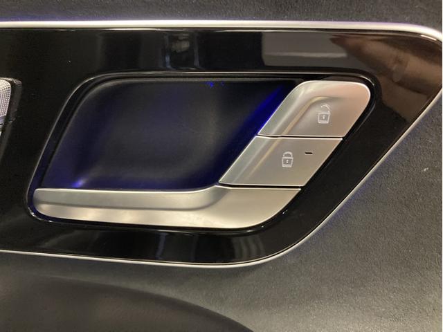 ＥＱＥ ＳＵＶ ＥＱＥ３５０　４マチック　ＳＵＶ　弊社デモカー　ワンオーナー　禁煙車　レーダーセーフティパッケージ　純正ドライブレコーダー　パノラミックスライディングルーフ　本革シート　アンビエントライトライト　ＭＢＵＸ　３６０度カメラ（32枚目）