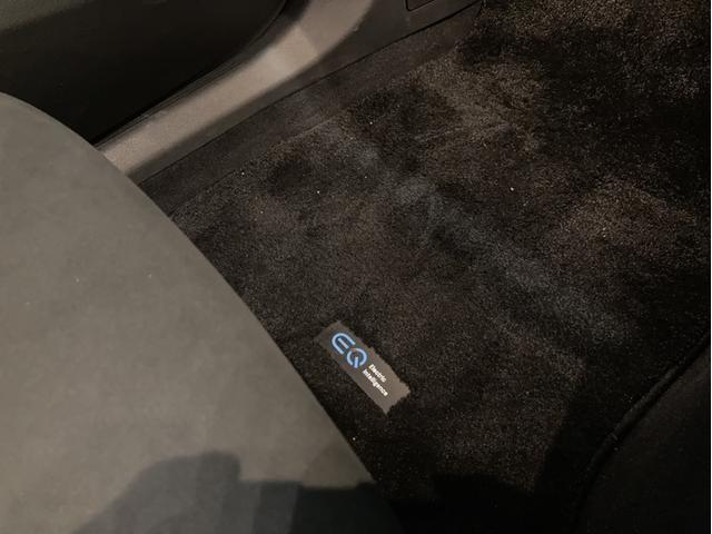 ＥＱＣ ＥＱＣ４００　４マチック　ＡＭＧライン　ＥＱケア保証／ＡＭＧライン／充電カード６か月サポート／電動リアゲート／３６０度カメラシステム／アンビエントライト（６４色）／パフュームアトマイザー／ヘッドアップディスプレイ／ＭＢＵＸナビゲーション（54枚目）