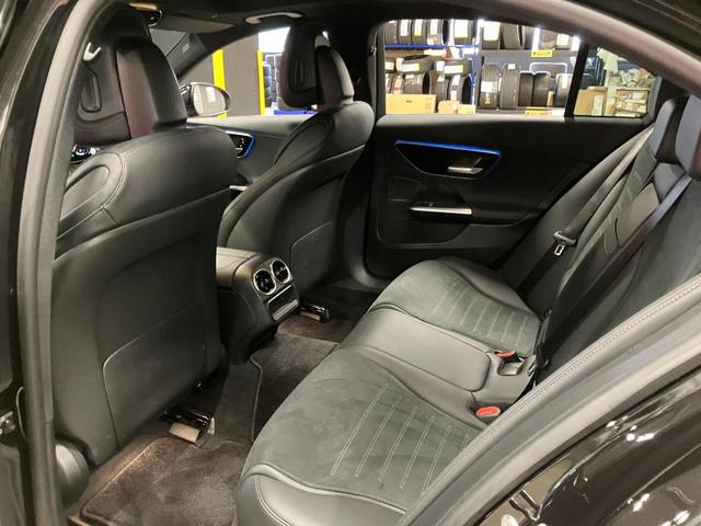 Ｃクラス Ｃ３５０ｅスポーツ　認定中古車　レーダーセーフティＰＫＧ　ＡＭＧライン　レザーダイナミカシート　パノラマ　ＭＢＵＸ　３６０度カメラ　ワイヤレスチャージャーヘッドアップディスプレイ　ＬＥＤライト　前席パワーシート　シートヒ（12枚目）