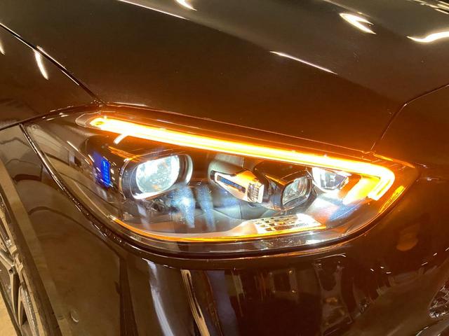 Ｃクラス Ｃ３５０ｅスポーツ　認定中古車　レーダーセーフティＰＫＧ　ＡＭＧライン　レザーダイナミカシート　パノラマ　ＭＢＵＸ　３６０度カメラ　ワイヤレスチャージャーヘッドアップディスプレイ　ＬＥＤライト　前席パワーシート　シートヒ（44枚目）
