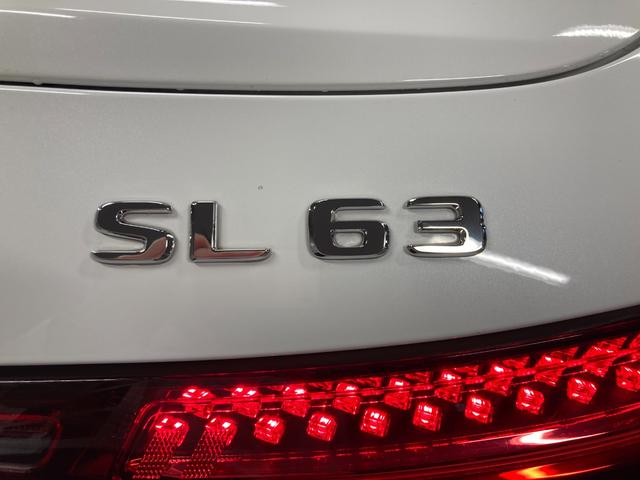 ＳＬ ＳＬ６３　４マチック＋　弊社元デモカー　新車保証継承　オパリスホワイト　アップルカープレイ　Ｂｒｕｍｅｓｔｅｒサウンドスピーカー　ワイヤレスチャージング　３６０°カメラシステム　エアスカーフ　ＡＭＧパフォーマンスステアリング（26枚目）
