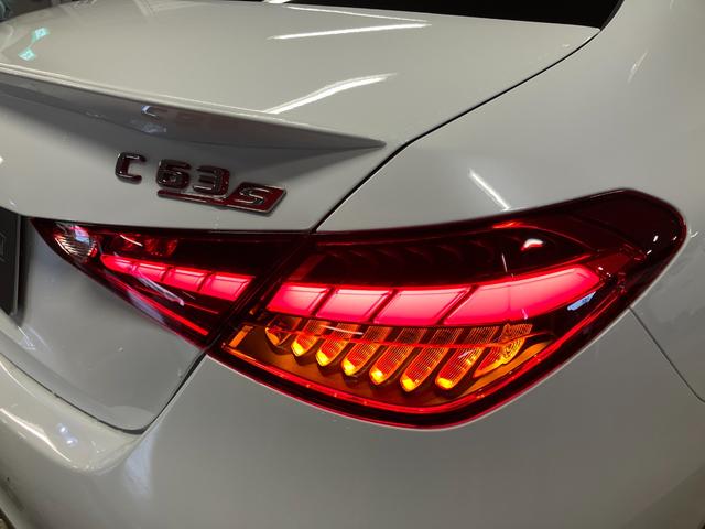 Ｃクラス Ｃ６３　Ｓ　Ｅ　パフォーマンス　認定中古車　本革シート　ヘッドアップディスプレイ　３６０°カメラ　ブルメスター　アンビエントライト　サンルーフ　ＥＴＣ　ＭＢＵＸ　純正ドライブレコーダー　ＬＥＤヘッドライト　シートベンチレーター　シー（39枚目）