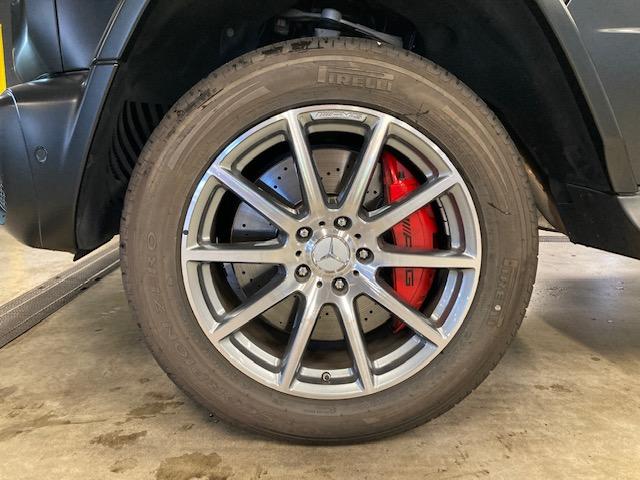 Ｇクラス Ｇ６３　ＡＭＧレザーエクスクルーシブパッケージ　弊社ユーザー様お下取り車両　ガラススライディングルーフ　アダプティブダンピングシステム　ＡＭＧレッドブレーキキャリパー　ナッパレザーシート　ＡＭＧパフォーマンスステアリング（30枚目）