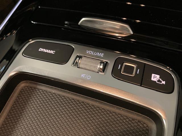ＧＬＡクラス ＧＬＡ１８０　ＡＭＧラインパッケージ　弊社デモカー　レーダーセーフティＰＫＧ　ＡＭＧライン　パノラマ　３６０度カメラ　ＭＢＵＸ　スペクトラルブルー　新車保証継承　レザーＡＲＴＩＣＯマイクロカットシート　前席パワーシート　シートヒーター　自（10枚目）