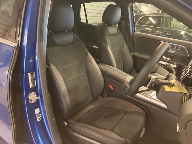 ＧＬＡクラス ＧＬＡ１８０　ＡＭＧラインパッケージ　弊社デモカー　レーダーセーフティＰＫＧ　ＡＭＧライン　パノラマ　３６０度カメラ　ＭＢＵＸ　スペクトラルブルー　新車保証継承　レザーＡＲＴＩＣＯマイクロカットシート　前席パワーシート　シートヒーター　自（13枚目）
