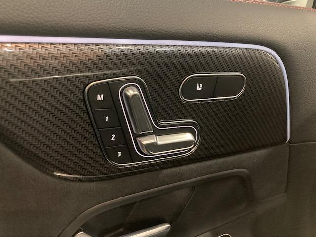 ＧＬＡクラス ＧＬＡ１８０　ＡＭＧラインパッケージ　弊社デモカー　レーダーセーフティＰＫＧ　ＡＭＧライン　パノラマ　３６０度カメラ　ＭＢＵＸ　スペクトラルブルー　新車保証継承　レザーＡＲＴＩＣＯマイクロカットシート　前席パワーシート　シートヒーター　自（49枚目）