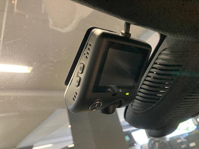 ＧＬＡクラス ＧＬＡ１８０　ＡＭＧラインパッケージ　弊社デモカー　レーダーセーフティＰＫＧ　ＡＭＧライン　パノラマ　３６０度カメラ　ＭＢＵＸ　スペクトラルブルー　新車保証継承　レザーＡＲＴＩＣＯマイクロカットシート　前席パワーシート　シートヒーター　自（54枚目）