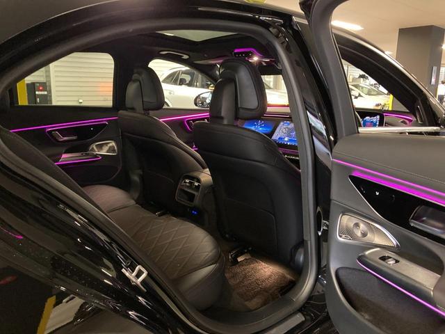 Ｅクラス Ｅ２００　アバンギャルド　ＡＭＧラインパッケージ　元弊社デモカー　新車保証継承　ＡＭＧラインパッケージ　レザーエクスクルーシブパッケージ　デジタルインテリアパッケージ　アドバンスドパッケージ　パノラミックスライディングルーフ（8枚目）