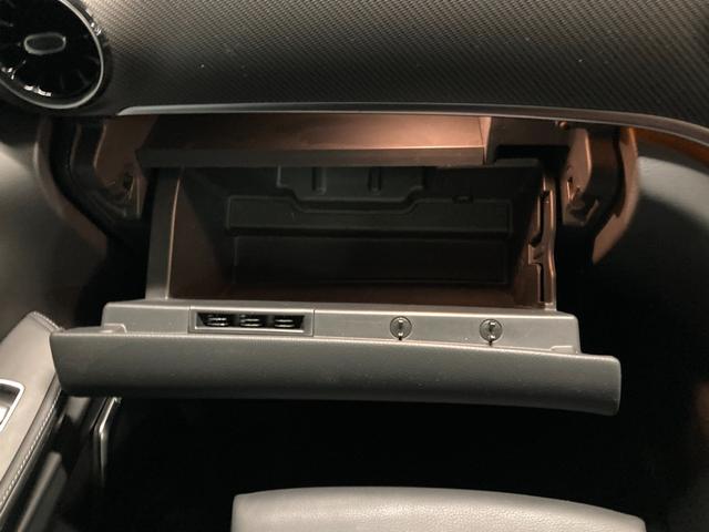 Ｖクラス Ｖ２２０ｄアバンギャルドロングＡＭＧラインパッケージ　Ｖ２２０ｄ　　アバンギャルド　Ｌｏｎｇ　新車保証　認定中古車　ディーゼル　ＡＭＧライン　本革シート　３列目シート　３列目シガーソケット　サンルーフ　３６０°カメラ　ブランドロゴプロジェクターライト（22枚目）