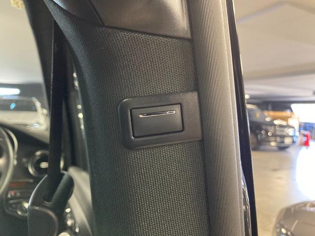 Ｖクラス Ｖ２２０ｄアバンギャルドロングＡＭＧラインパッケージ　Ｖ２２０ｄ　　アバンギャルド　Ｌｏｎｇ　新車保証　認定中古車　ディーゼル　ＡＭＧライン　本革シート　３列目シート　３列目シガーソケット　サンルーフ　３６０°カメラ　ブランドロゴプロジェクターライト（25枚目）