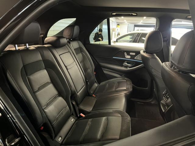 ＧＬＥ ＧＬＥ５３　４マチック＋　認定中古車２年保証　ＡＭＧインテリアカーボンパッケージ　パノラミックスライディングルーフ　ＡＭＧドライブコントロールスイッチ　ＡＭＧスポーツシート　ＡＭＧエグゾーストシステム　２１インチアルミホイール（26枚目）