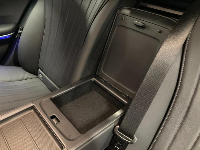 Ｓクラス Ｓ５００　４マチック　ＡＭＧラインパッケージ　認定中古車　左ハンドル　本革シート　３６０度カメラ　シートヒーター　ワイヤレスチャージャー　純正ドライブレコーダー　ＭＢＵＸ　ＥＴＣ　自動追従機能　アンビエントライト　セレナイトグレー　オートライト（14枚目）