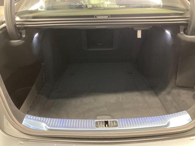 Ｓクラス Ｓ５００　４マチック　ＡＭＧラインパッケージ　認定中古車　左ハンドル　本革シート　３６０度カメラ　シートヒーター　ワイヤレスチャージャー　純正ドライブレコーダー　ＭＢＵＸ　ＥＴＣ　自動追従機能　アンビエントライト　セレナイトグレー　オートライト（15枚目）