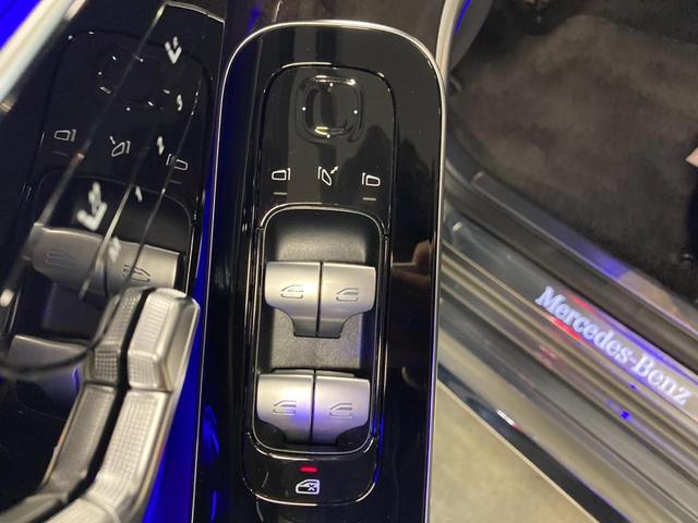 Ｓクラス Ｓ５００　４マチック　ＡＭＧラインパッケージ　認定中古車　左ハンドル　本革シート　３６０度カメラ　シートヒーター　ワイヤレスチャージャー　純正ドライブレコーダー　ＭＢＵＸ　ＥＴＣ　自動追従機能　アンビエントライト　セレナイトグレー　オートライト（22枚目）