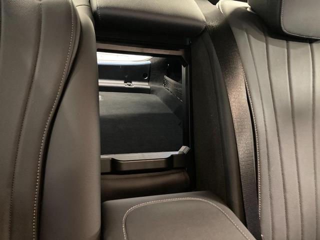 Ｓクラス Ｓ５００　４マチック　ＡＭＧラインパッケージ　認定中古車　左ハンドル　本革シート　３６０度カメラ　シートヒーター　ワイヤレスチャージャー　純正ドライブレコーダー　ＭＢＵＸ　ＥＴＣ　自動追従機能　アンビエントライト　セレナイトグレー　オートライト（50枚目）