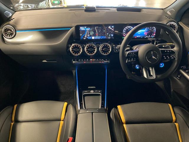 ＧＬＡクラス ＧＬＡ４５　Ｓ　４マチック＋　認定中古車　ヘッドアップディスプレイ　３６０度カメラ　サンルーフ　ロゴプロジェクター　ＡＭＧパフォーマンスシート　シートベンチレーター　シートヒーター　アンビエントライト　純正ドラレコ　ＭＢＵＸ（5枚目）