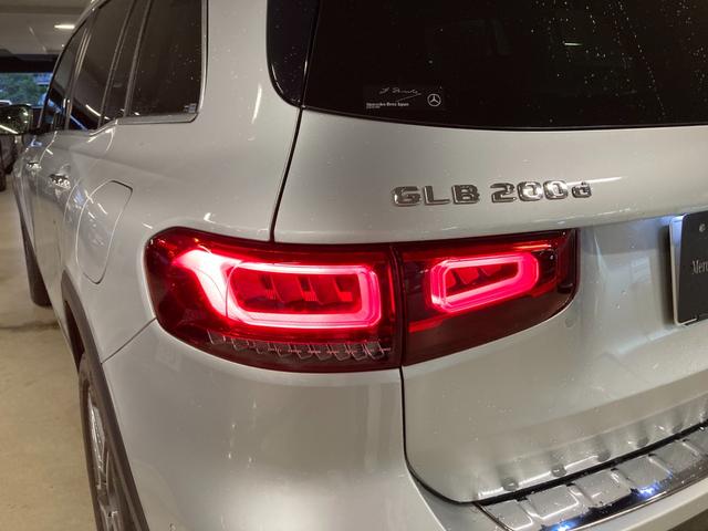 ＧＬＢ ＧＬＢ２００ｄ　ＡＭＧライン　認定中古車　ＡＭＧライン　レザーＤＩＮＡＭＩＣＡシート　アンビエントライト　３６０度カメラ　純正ナビ　ディーゼル車両　電動パワーシート　シートヒーター　ＭＢＵＸ　ＥＴＣ　純正ドラレコ　７人乗リ（12枚目）