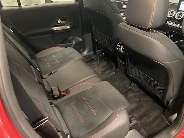 ＧＬＢ ＧＬＢ１８０　ＡＭＧラインパッケージ　元弊社デモカー　ＡＭＧラインパッケージ　３６０°カメラシステム　メモリー付きパワーシート　ワイヤレスチャージング　フットトランクオープナー　アダプティブダンピングシステム付サスペンション（10枚目）