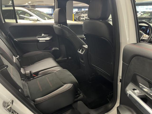 ＧＬＢ ＧＬＢ２００ｄ　４マチック　ＡＭＧラインパッケージ　認定中古車　禁煙車　レーダーセーフティパッケージ　３６０度カメラ　ＡＭＧライン　スポーツシート　スポーツステアリング　アンビエントライト　認定中古車保証　メモリー付きパワーシート　シートヒーター（6枚目）