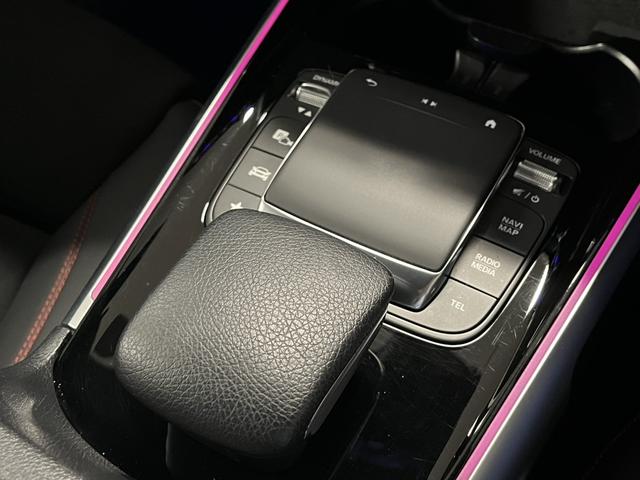 ＧＬＢ ＧＬＢ２００ｄ　４マチック　ＡＭＧラインパッケージ　認定中古車　禁煙車　レーダーセーフティパッケージ　３６０度カメラ　ＡＭＧライン　スポーツシート　スポーツステアリング　アンビエントライト　認定中古車保証　メモリー付きパワーシート　シートヒーター（11枚目）