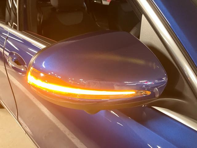 ＧＬＢ ＧＬＢ２００ｄ　４マチック　ＡＭＧラインパッケージ　弊社デモカー　ＡＭＧライン　新車保証継承　ＭＢＵＸ　スペクトラルブルー　前後ドライブレコーダー　レザーダイナミカマイクロカットシート　パワーシート　シートヒーター　ワイヤレスチャージャー　自動トランク（12枚目）