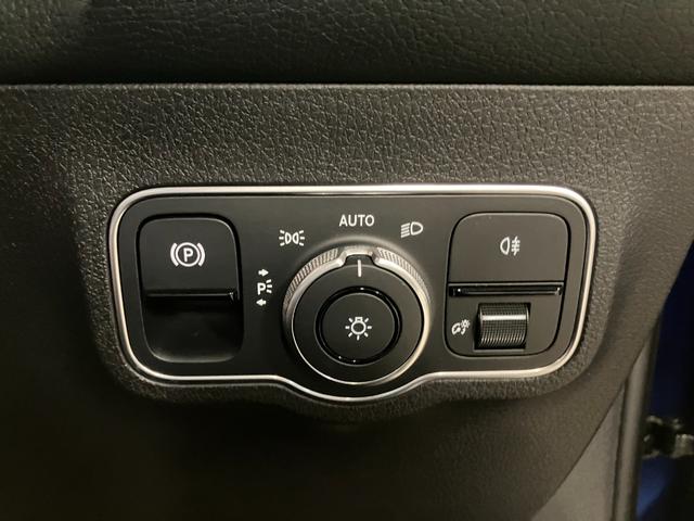 ＧＬＢ ＧＬＢ２００ｄ　４マチック　ＡＭＧラインパッケージ　弊社デモカー　ＡＭＧライン　新車保証継承　ＭＢＵＸ　スペクトラルブルー　前後ドライブレコーダー　レザーダイナミカマイクロカットシート　パワーシート　シートヒーター　ワイヤレスチャージャー　自動トランク（28枚目）