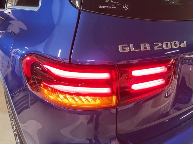 ＧＬＢ ＧＬＢ２００ｄ　４マチック　ＡＭＧラインパッケージ　弊社デモカー　ＡＭＧライン　新車保証継承　ＭＢＵＸ　スペクトラルブルー　前後ドライブレコーダー　レザーダイナミカマイクロカットシート　パワーシート　シートヒーター　ワイヤレスチャージャー　自動トランク（35枚目）