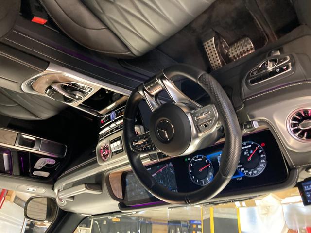 Ｇクラス Ｇ６３　ＡＭＧレザーエクスクルーシブパッケージ　新車保証継承　認定中古車　ワンオーナー　デジーノデザートサンド（ＡＭＧ特別カラー）　　内装（ライトブラウン＆ブラック）　本革シート（ナッパーレザー）　サンルーフ　３６０°カメラ　シートエアコン　左ハン（5枚目）