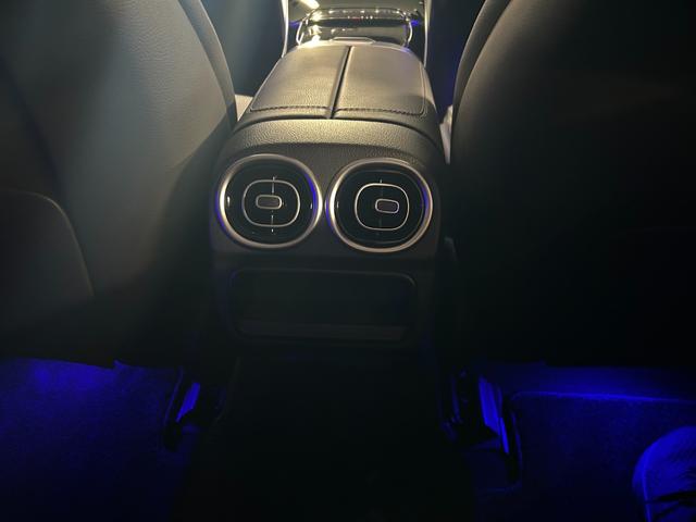 Cクラスステーションワゴン C200ステーションワゴン アバンギャルド 認定中古車保証付き 360°カメラシステム MBUXARナビ ドライブレコーダー アクティブレーンキーピングアシスト アクティブレーンチェンジングアシスト アンビエントライト メモリー付きパワーシート(22枚目)