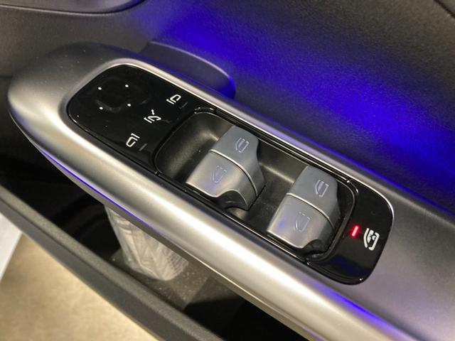 Cクラス C200 4マチックアバンギャルド AMGライン 新車保証継続 認定中古車 デモカー AMGラインパッケージ 360°カメラシステム  サンルーフ 4輪駆動 ヘッドアップディスプレイ オパリスホワイト(有償カラー) メモリー付きパワーシート(16枚目)