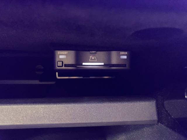 Cクラス C200 4マチックアバンギャルド AMGライン 新車保証継続 認定中古車 デモカー AMGラインパッケージ 360°カメラシステム  サンルーフ 4輪駆動 ヘッドアップディスプレイ オパリスホワイト(有償カラー) メモリー付きパワーシート(50枚目)