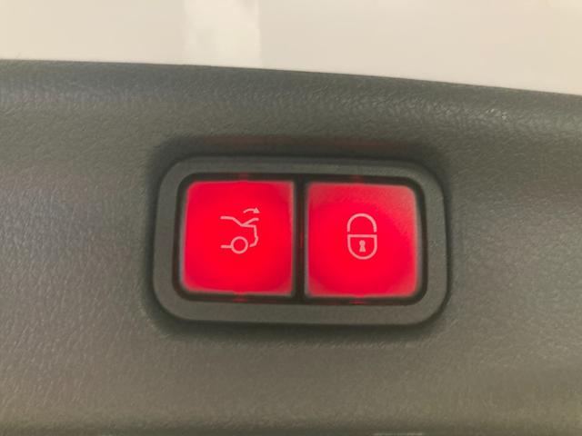 Cクラス C200 4マチックアバンギャルド AMGライン 新車保証継続 認定中古車 デモカー AMGラインパッケージ 360°カメラシステム  サンルーフ 4輪駆動 ヘッドアップディスプレイ オパリスホワイト(有償カラー) メモリー付きパワーシート(52枚目)