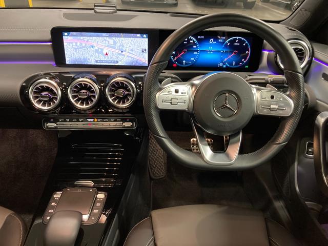 Aクラスセダン A200dセダンAMGレザエクスクルーシブパッケージ 認定中古車 デモカー AMGラインパッケージ 360°カメラシステム サンルーム ヘッドアップディスプレ ブランドロゴプロジェクター コスモスブラック(有償カラー) シートヒーター(9枚目)