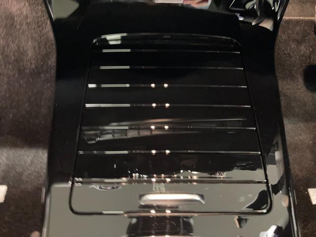 Aクラスセダン A200dセダンAMGレザエクスクルーシブパッケージ 認定中古車 デモカー AMGラインパッケージ 360°カメラシステム サンルーム ヘッドアップディスプレ ブランドロゴプロジェクター コスモスブラック(有償カラー) シートヒーター(19枚目)