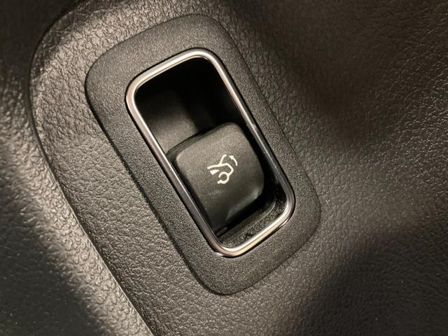 Aクラスセダン A200dセダンAMGレザエクスクルーシブパッケージ 認定中古車 デモカー AMGラインパッケージ 360°カメラシステム サンルーム ヘッドアップディスプレ ブランドロゴプロジェクター コスモスブラック(有償カラー) シートヒーター(26枚目)