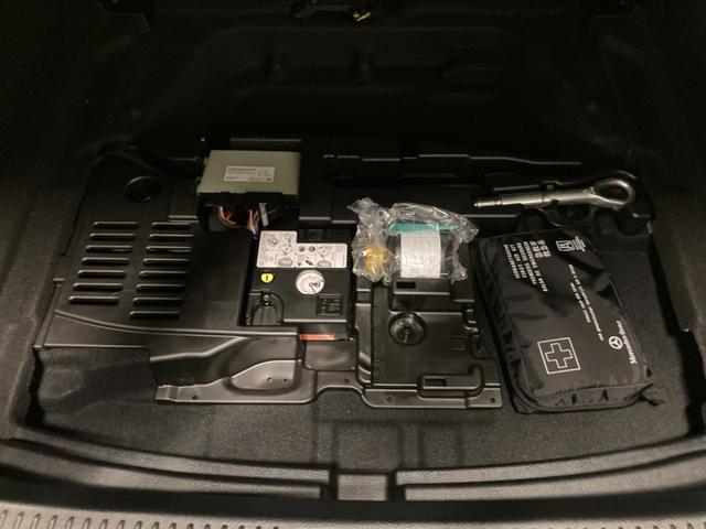 Aクラスセダン A200dセダンAMGレザエクスクルーシブパッケージ 認定中古車 デモカー AMGラインパッケージ 360°カメラシステム サンルーム ヘッドアップディスプレ ブランドロゴプロジェクター コスモスブラック(有償カラー) シートヒーター(50枚目)