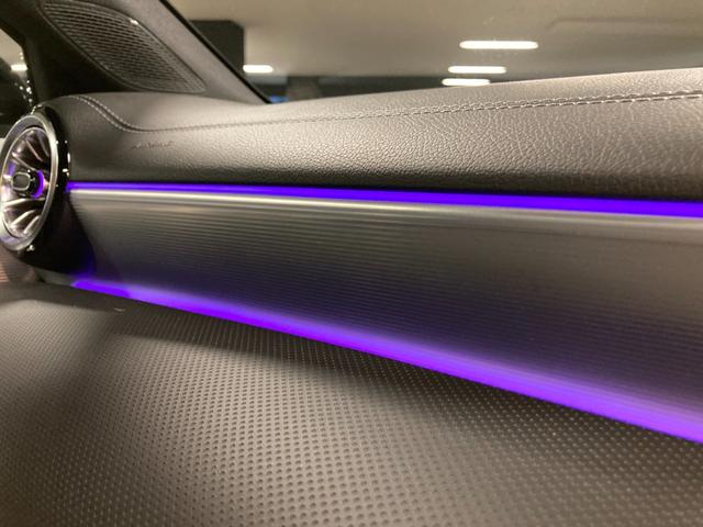 Aクラスセダン A200dセダンAMGレザエクスクルーシブパッケージ 認定中古車 デモカー AMGラインパッケージ 360°カメラシステム サンルーム ヘッドアップディスプレ ブランドロゴプロジェクター コスモスブラック(有償カラー) シートヒーター(67枚目)