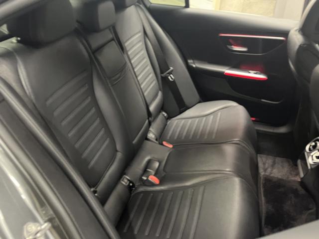 Ｃクラス Ｃ２００アバンギャルド　ＡＭＧラインパッケージ　認定中古車２年保証　レザーエクスクルーシブパッケージ　ＡＭＧラインパッケージ　レーダーセーフティパッケージ　３６０°カメラシステム　アップルカープレイ　メモリー付きパワーシート（5枚目）