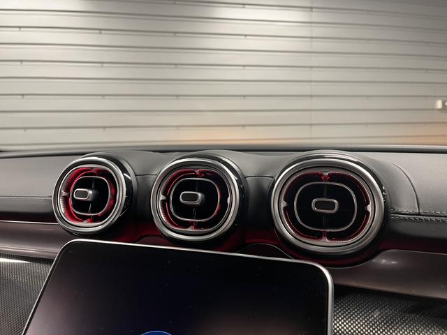 Ｃクラス Ｃ２００アバンギャルド　ＡＭＧラインパッケージ　認定中古車２年保証　レザーエクスクルーシブパッケージ　ＡＭＧラインパッケージ　レーダーセーフティパッケージ　３６０°カメラシステム　アップルカープレイ　メモリー付きパワーシート（7枚目）